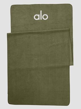 NWT ALO Grounded No Slip Towel in Jungle Green